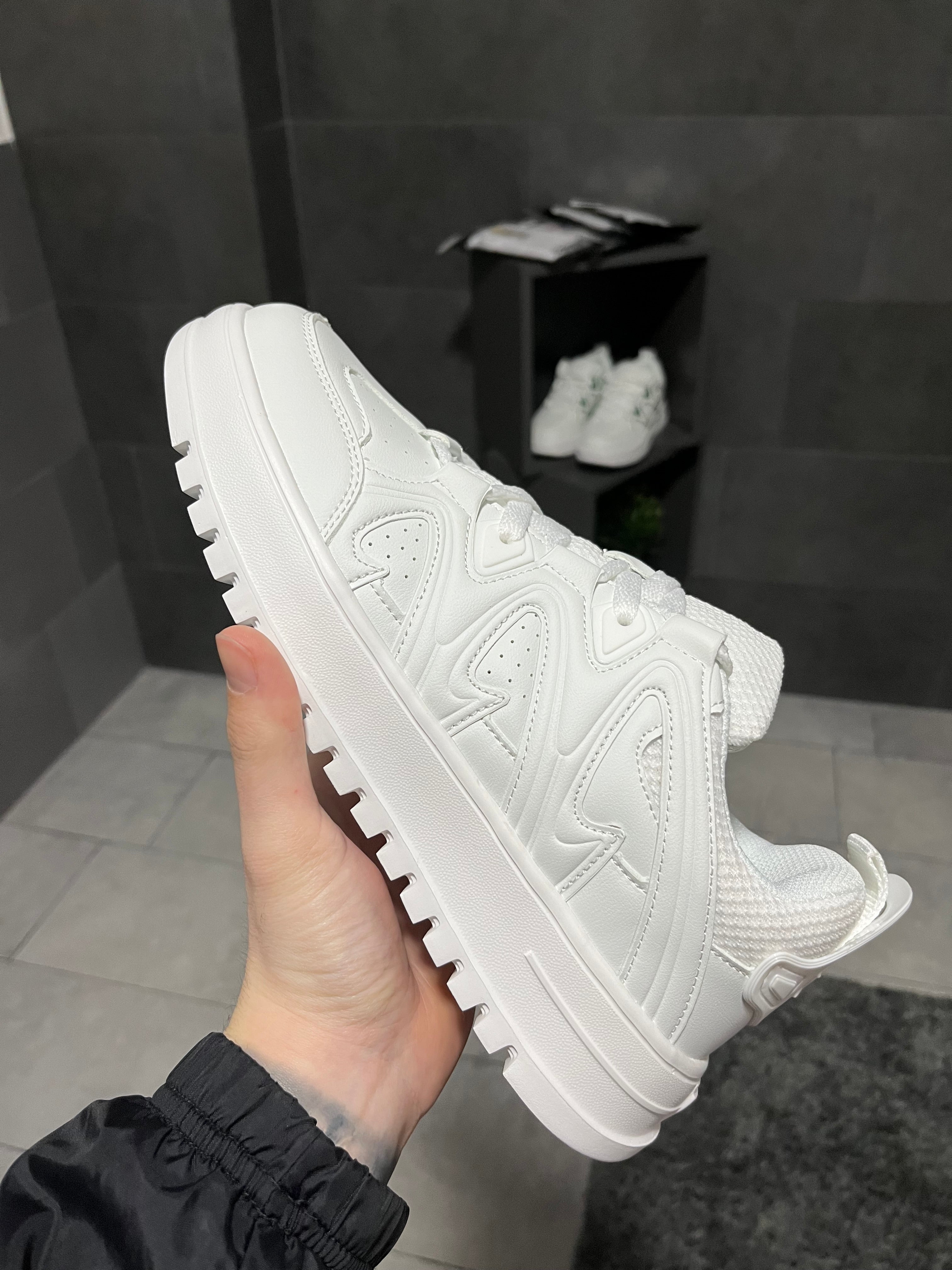 Sneakers white